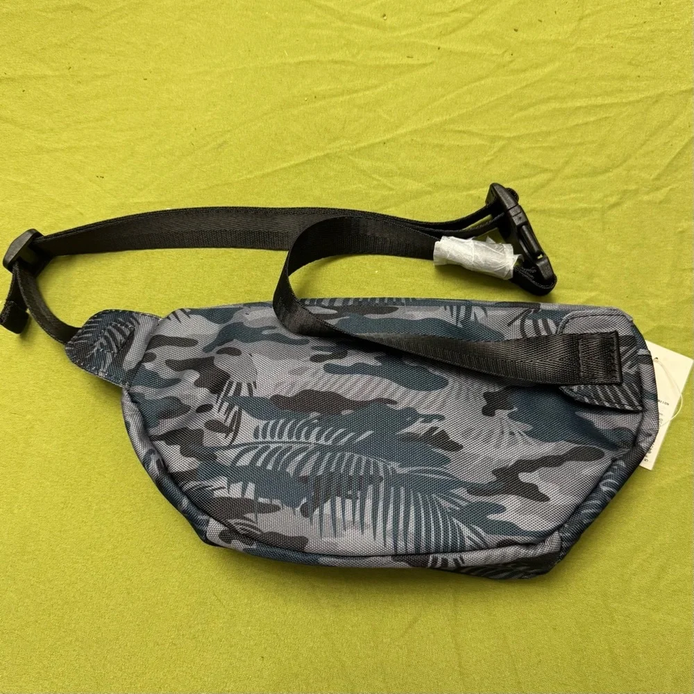 NWT Ron Jon Surf Shop Unisex Men Women Camouflage Waist Bag Fanny Pack Crossbody - Picture 5 of 12